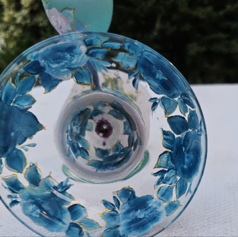 SOLD~ Set of two lead-free crystal Margarita glasses painted pink and blue roses - Picture 9 of 10